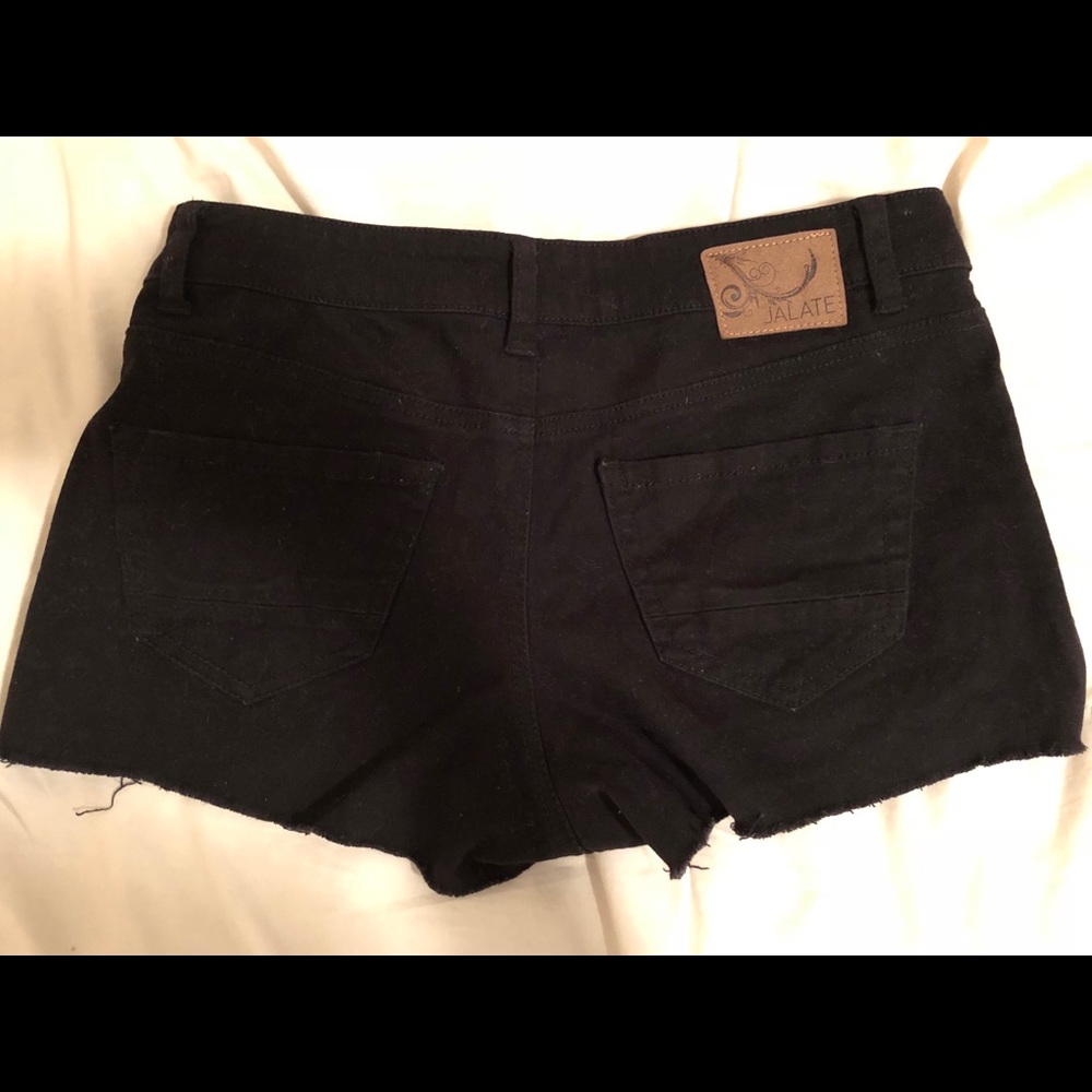 Patterned Black Shorts - Picture 3 of 4